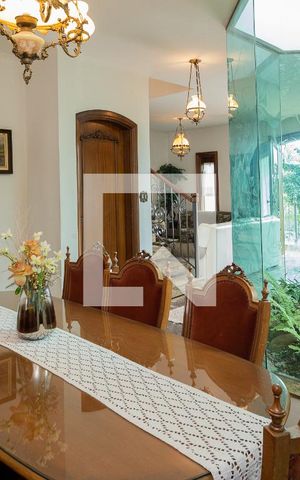 Casa à venda com 323m², 3 quartos e 5 vagas Casa à venda com 323m², 3 quartos e 5 vagasSala de Jantar