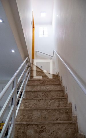 Apartamento para alugar com 170m², 3 quartos e 2 vagasEscada