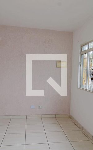 Casa para alugar com 40m², 1 quarto e sem vaga Casa para alugar com 40m², 1 quarto e sem vagaSala