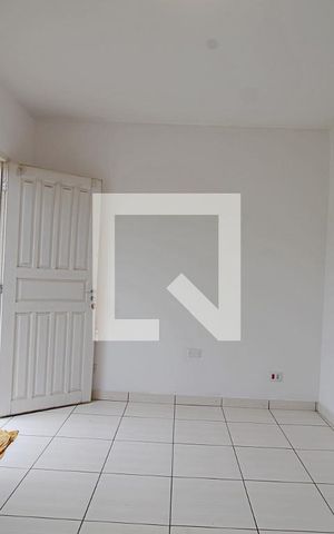 Casa para alugar com 40m², 1 quarto e sem vaga Casa para alugar com 40m², 1 quarto e sem vagaSala