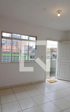 Casa para alugar com 40m², 1 quarto e sem vaga Casa para alugar com 40m², 1 quarto e sem vagaSala