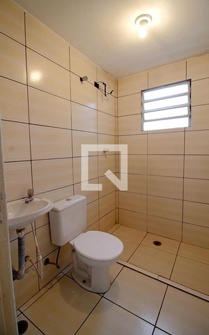 Casa para alugar com 40m², 1 quarto e sem vaga Casa para alugar com 40m², 1 quarto e sem vagaBanheiro