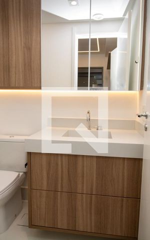 Apartamento à venda com 65m², 2 quartos e 1 vaga Apartamento à venda com 65m², 2 quartos e 1 vagaBanheiro da suíte- panorama com espelho