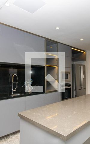 Apartamento à venda com 65m², 2 quartos e 1 vaga Apartamento à venda com 65m², 2 quartos e 1 vagaÁrea comum- Bancada cozinha de apoio ao salão de festas