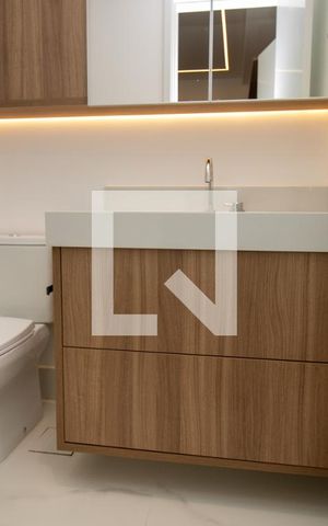 Apartamento à venda com 65m², 2 quartos e 1 vaga Apartamento à venda com 65m², 2 quartos e 1 vagaBanheiro da suíte - armários