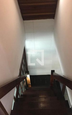 Casa de condomínio à venda com 89m², 2 quartos e 1 vagaEscada