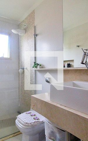 Casa à venda com 200m², 3 quartos e 4 vagasBanheiro da Suíte 1