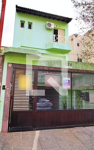Casa à venda com 200m², 3 quartos e 4 vagasFachada
