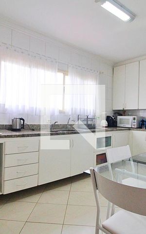 Casa à venda com 200m², 3 quartos e 4 vagasCozinha