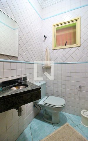 Casa à venda com 200m², 3 quartos e 4 vagasBanheiro de serviço
