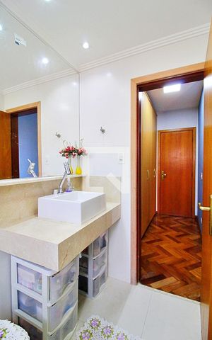 Casa à venda com 200m², 3 quartos e 4 vagasBanheiro da Suíte 1