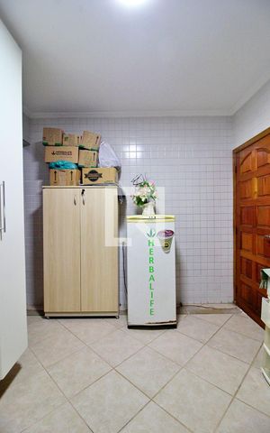 Casa à venda com 200m², 3 quartos e 4 vagasÁrea de Serviço