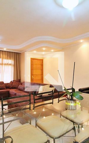 Casa à venda com 200m², 3 quartos e 4 vagasSala