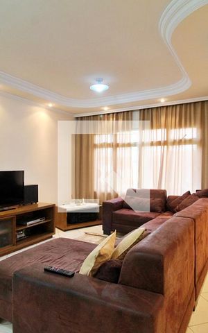 Casa à venda com 200m², 3 quartos e 4 vagasSala