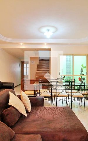 Casa à venda com 200m², 3 quartos e 4 vagasSala