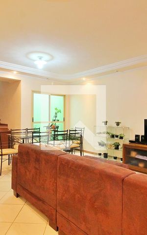 Casa à venda com 200m², 3 quartos e 4 vagasSala