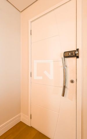 Apartamento à venda com 95m², 2 quartos e 3 vagas Apartamento à venda com 95m², 2 quartos e 3 vagasEntrada