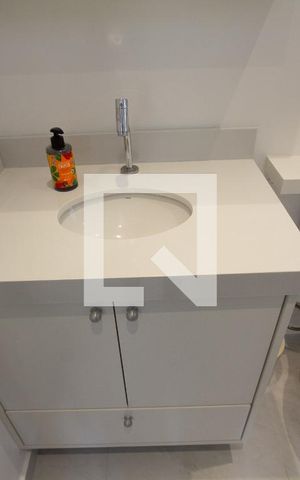 Studio para alugar com 32m², 1 quarto e 1 vaga Studio para alugar com 32m², 1 quarto e 1 vagaBanheiro
