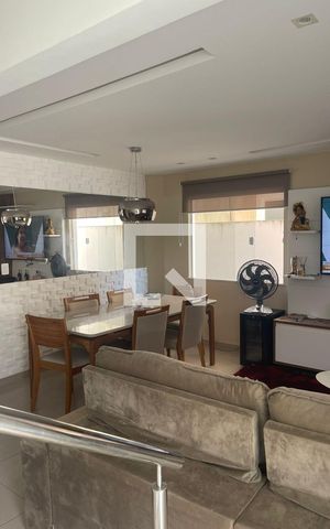 Casa para alugar com 680000m², 3 quartos e 10 vagas Casa para alugar com 680000m², 3 quartos e 10 vagasSala