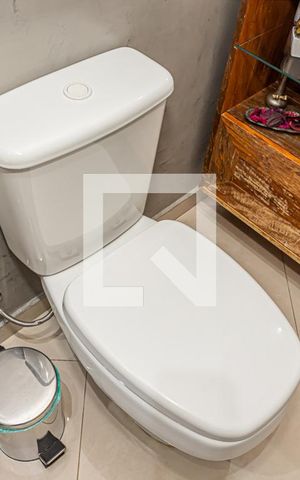 Casa à venda com 240m², 3 quartos e 3 vagas Casa à venda com 240m², 3 quartos e 3 vagasLavabo