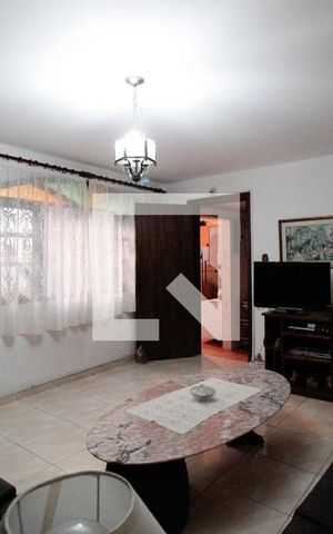 Casa à venda com 284m², 3 quartos e 2 vagas Casa à venda com 284m², 3 quartos e 2 vagasSala de TV