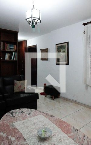 Casa à venda com 284m², 3 quartos e 2 vagas Casa à venda com 284m², 3 quartos e 2 vagasSala de TV