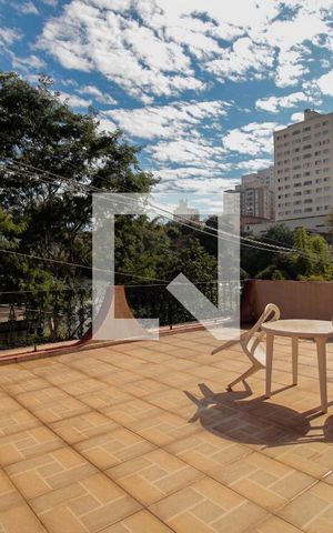 Casa à venda com 284m², 3 quartos e 2 vagas Casa à venda com 284m², 3 quartos e 2 vagasTerraço