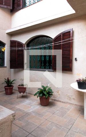 Casa à venda com 284m², 3 quartos e 2 vagas Casa à venda com 284m², 3 quartos e 2 vagasÁrea comum