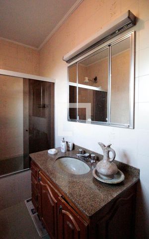 Casa à venda com 284m², 3 quartos e 2 vagas Casa à venda com 284m², 3 quartos e 2 vagasBanheiro da Suíte 3