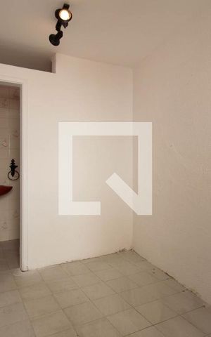Casa à venda com 284m², 3 quartos e 2 vagas Casa à venda com 284m², 3 quartos e 2 vagasQuarto de Serviço