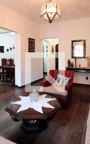 Casa à venda com 284m², 3 quartos e 2 vagas Casa à venda com 284m², 3 quartos e 2 vagasSala
