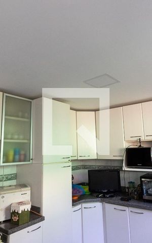 Casa à venda com 150m², 4 quartos e 6 vagasCozinha - Armários