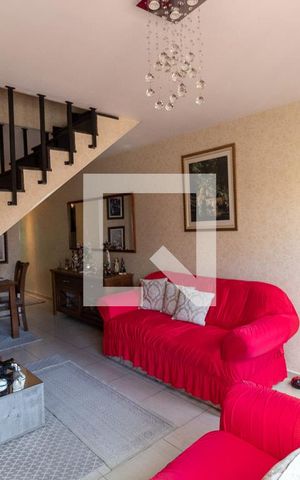 Casa à venda com 150m², 4 quartos e 6 vagasSala