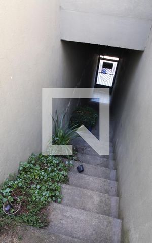 Apartamento para alugar com 25m², 1 quarto e sem vagaEscada