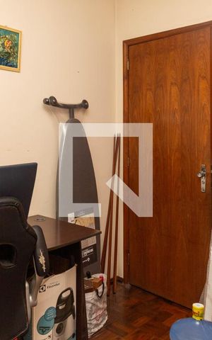 Casa à venda com 243m², 3 quartos e 2 vagas Casa à venda com 243m², 3 quartos e 2 vagasEscritório