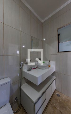 Casa à venda com 350m², 4 quartos e 2 vagas Casa à venda com 350m², 4 quartos e 2 vagasBanheiro