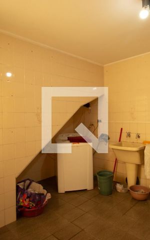 Casa à venda com 90m², 4 quartos e 3 vagas Casa à venda com 90m², 4 quartos e 3 vagasÁrea de Serviço