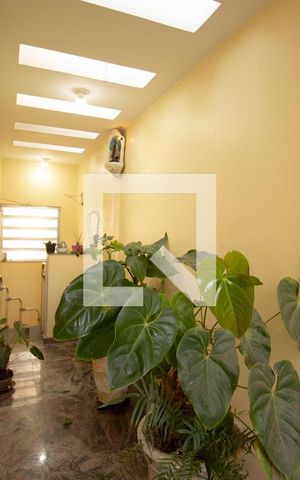Casa à venda com 90m², 4 quartos e 3 vagas Casa à venda com 90m², 4 quartos e 3 vagasQuintal