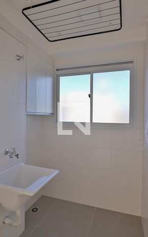 Apartamento para alugar com 41m², 2 quartos e sem vaga Apartamento para alugar com 41m², 2 quartos e sem vagaCozinha e Área de Serviço