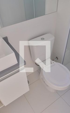 Apartamento para alugar com 41m², 2 quartos e sem vaga Apartamento para alugar com 41m², 2 quartos e sem vagaBanheiro