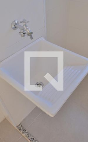 Apartamento para alugar com 41m², 2 quartos e sem vaga Apartamento para alugar com 41m², 2 quartos e sem vagaCozinha e Área de Serviço