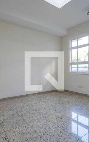 Casa à venda com 250m², 4 quartos e 2 vagas Casa à venda com 250m², 4 quartos e 2 vagasSala 3
