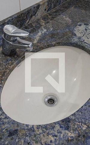 Casa à venda com 250m², 4 quartos e 2 vagas Casa à venda com 250m², 4 quartos e 2 vagasBanheiro