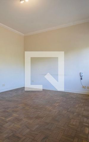 Casa à venda com 250m², 4 quartos e 2 vagas Casa à venda com 250m², 4 quartos e 2 vagasSuíte