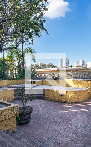 Casa à venda com 250m², 4 quartos e 2 vagas Casa à venda com 250m², 4 quartos e 2 vagasQuintal