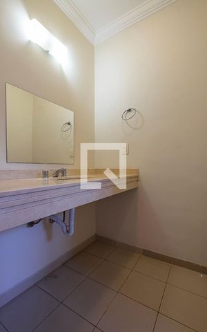Casa à venda com 250m², 4 quartos e 2 vagas Casa à venda com 250m², 4 quartos e 2 vagasSuíte 2 - Banheiro