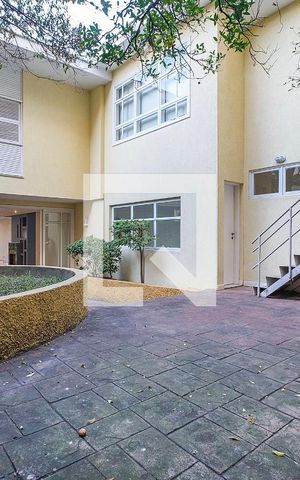 Casa à venda com 250m², 4 quartos e 2 vagas Casa à venda com 250m², 4 quartos e 2 vagasQuintal