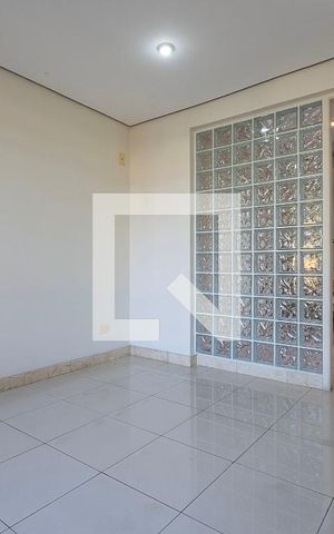 Casa à venda com 250m², 4 quartos e 2 vagas Casa à venda com 250m², 4 quartos e 2 vagasSala 2
