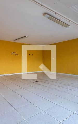 Casa à venda com 250m², 4 quartos e 2 vagas Casa à venda com 250m², 4 quartos e 2 vagasGaragem