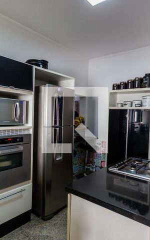 Apartamento à venda com 118m², 3 quartos e 3 vagas Apartamento à venda com 118m², 3 quartos e 3 vagasCozinha